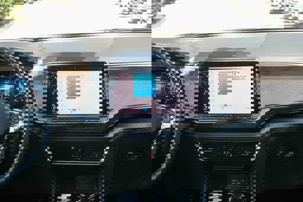 Used 2024 Volkswagen Atlas SE FWD image 13