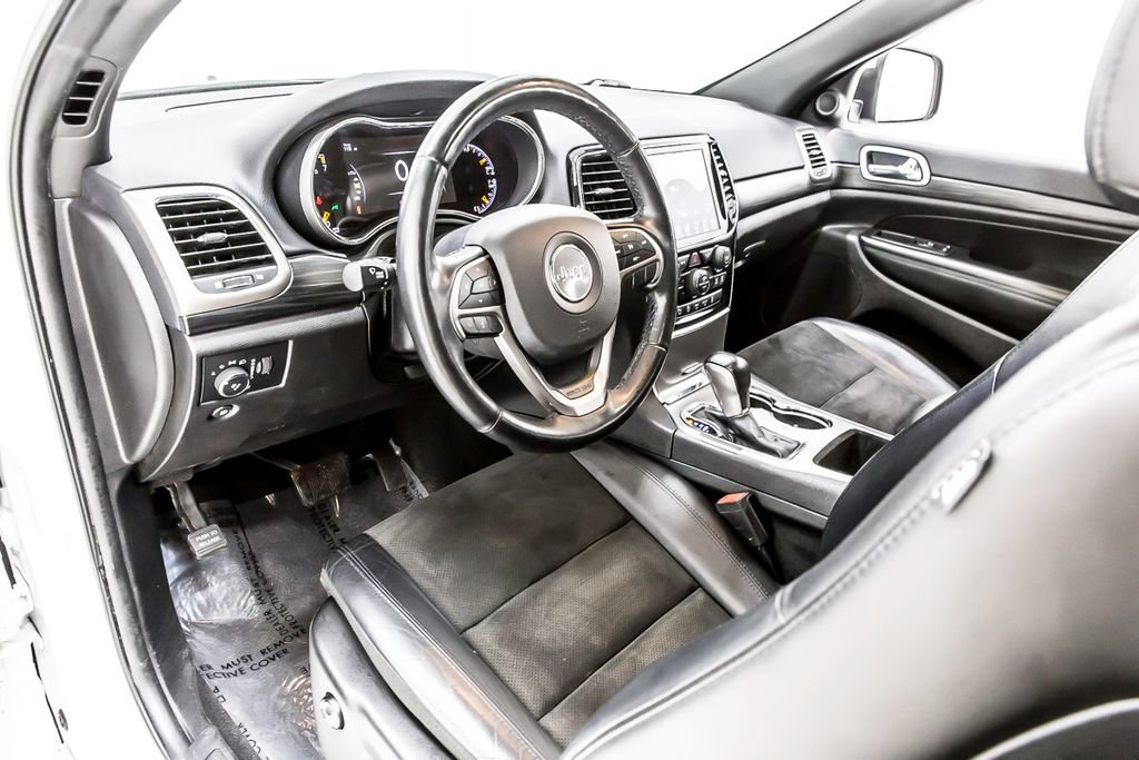 Used 2020 Jeep Grand Cherokee Altitude RWD image 28