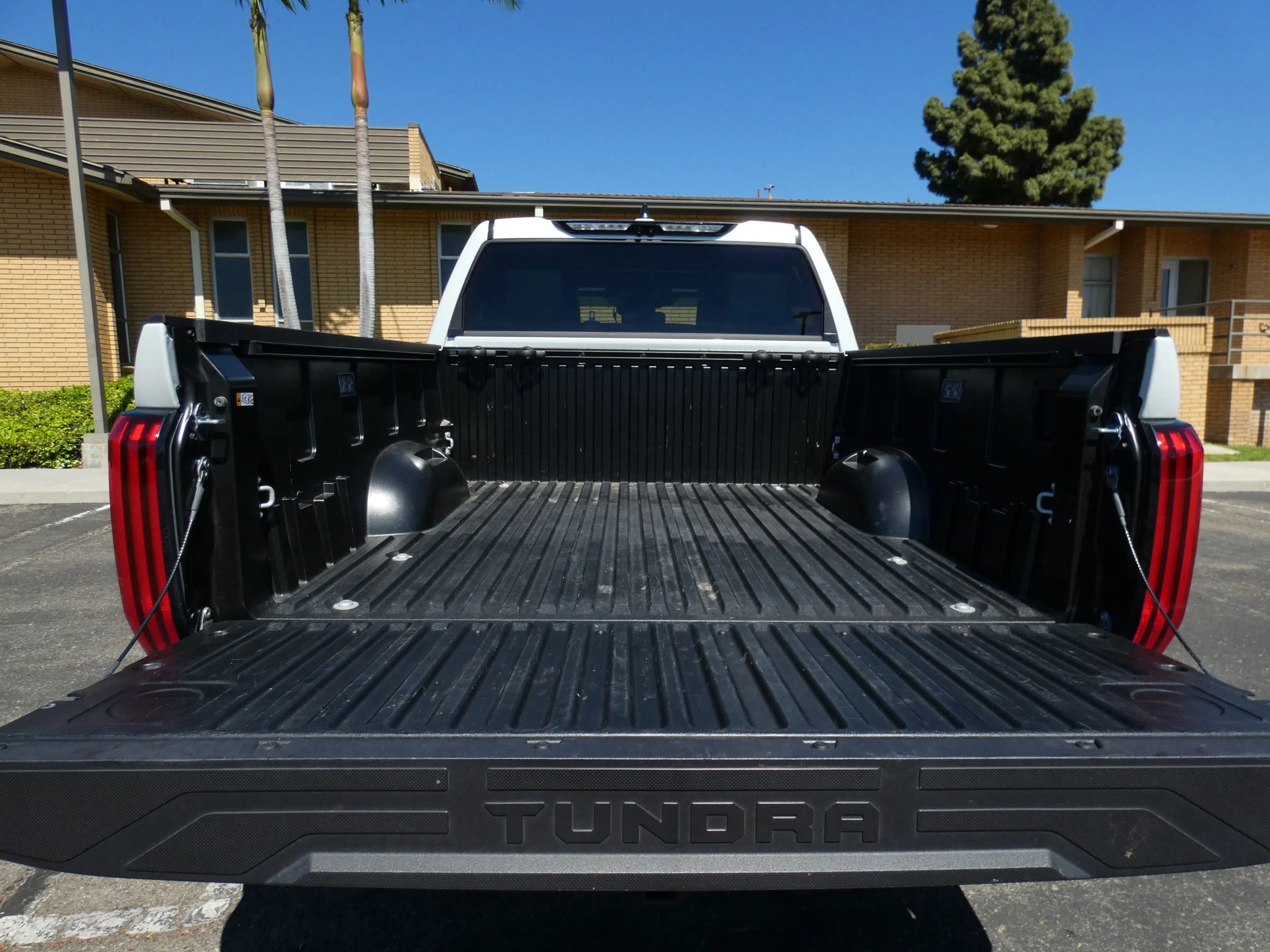 Used 2025 Toyota Tundra Limited image 15