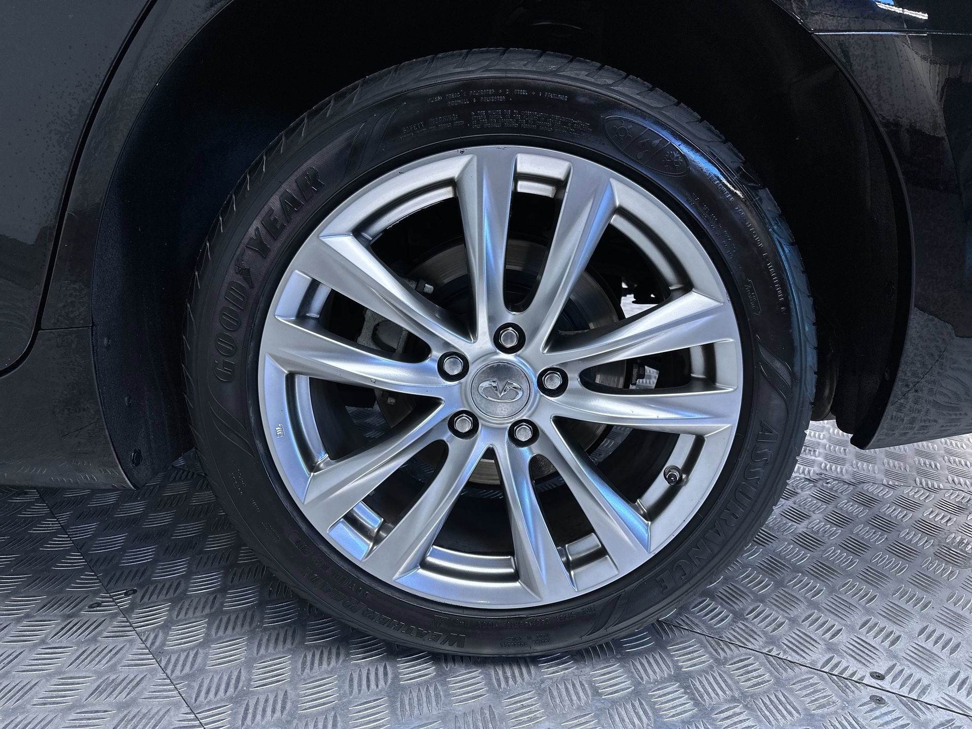 Used 2016 INFINITI Q70 3.7 AWD/4WD image 27