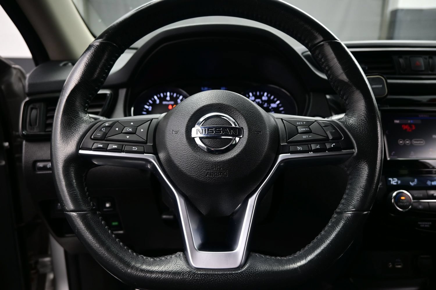Used 2018 Nissan Rogue SV AWD/4WD image 24