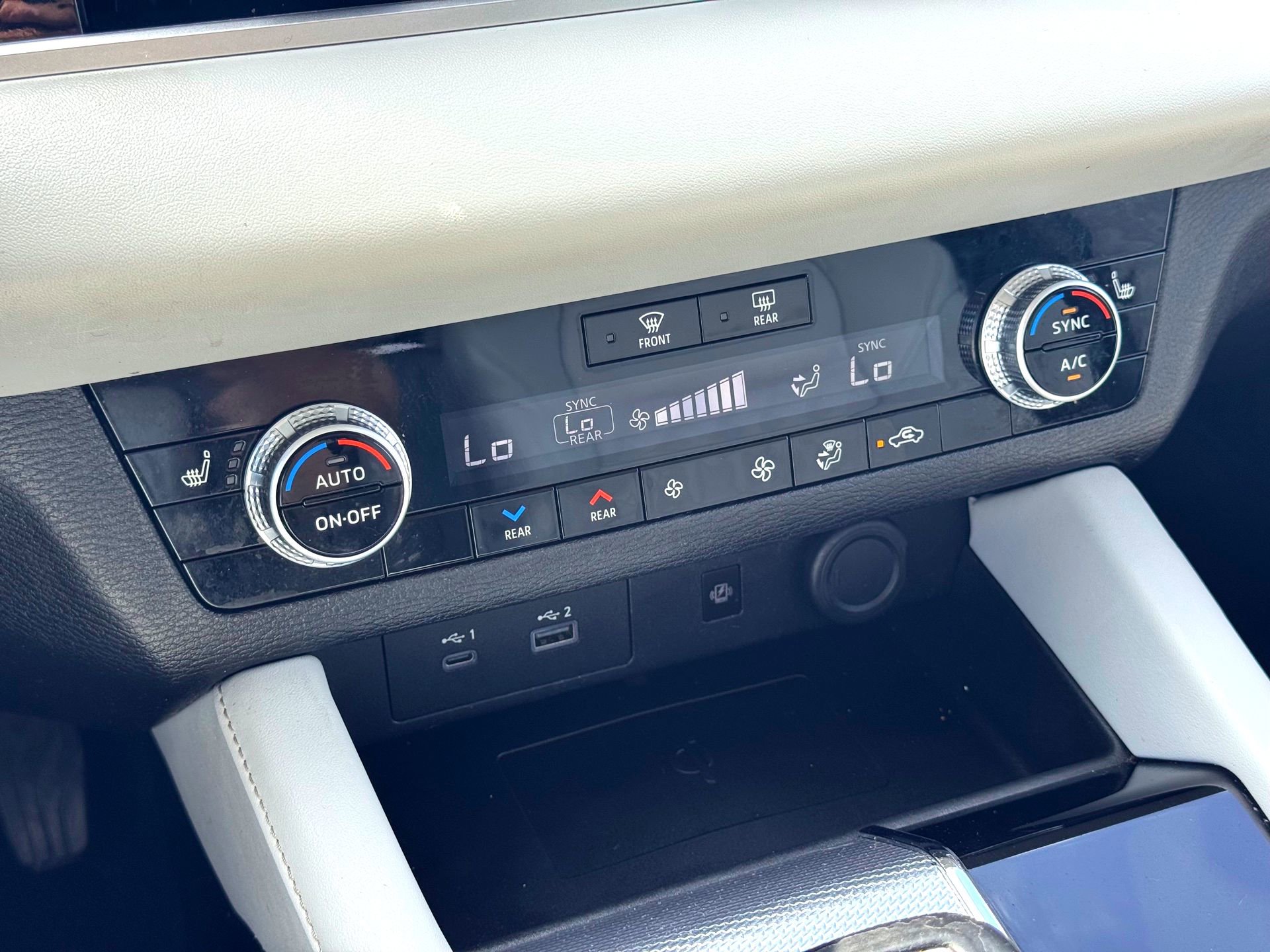 Used 2023 Mitsubishi Outlander SEL image 27