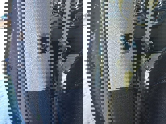 Used 2024 Chrysler Pacifica Touring-L image 12