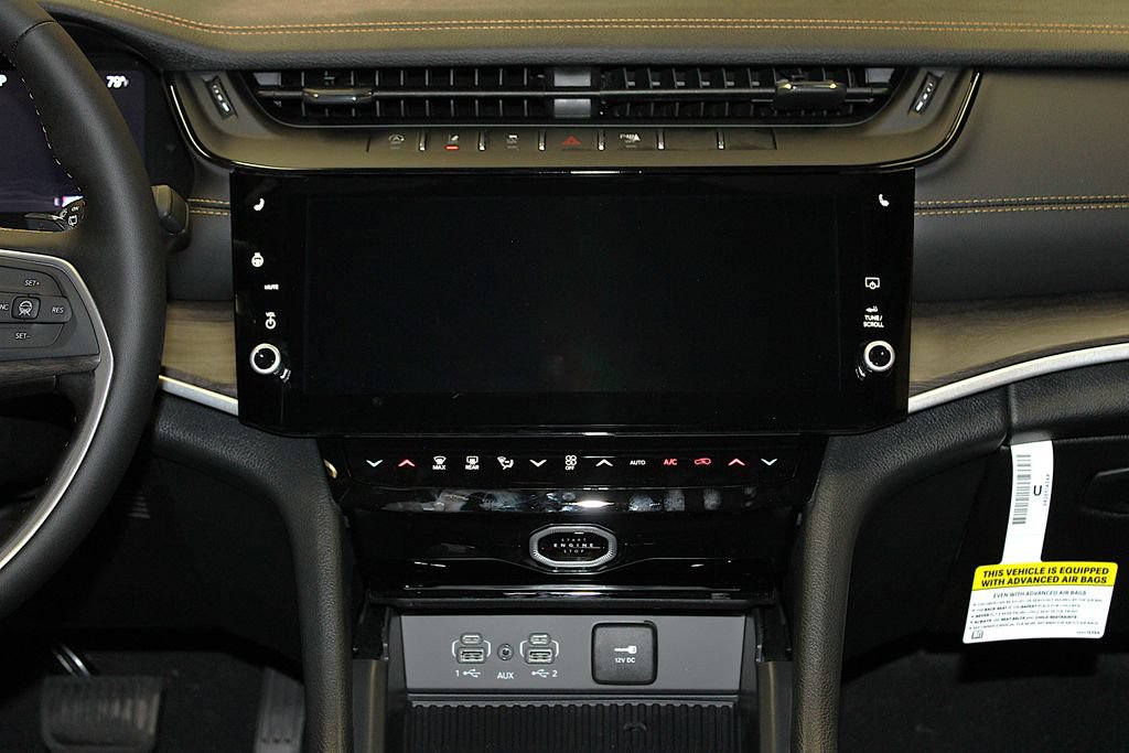 New 2026 Jeep Grand Cherokee Limited AWD/4WD image 14