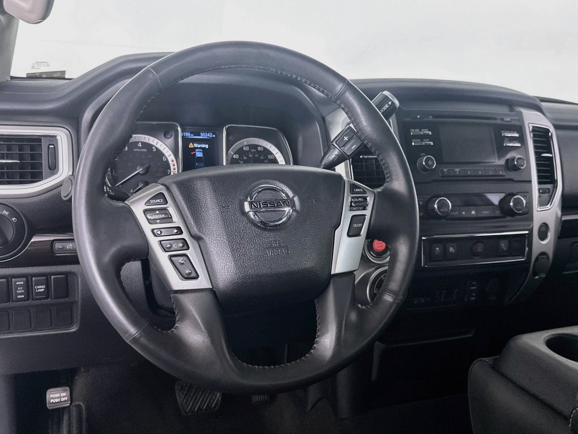 Used 2018 Nissan Titan SV w/ SV Convenience Package AWD/4WD image 18