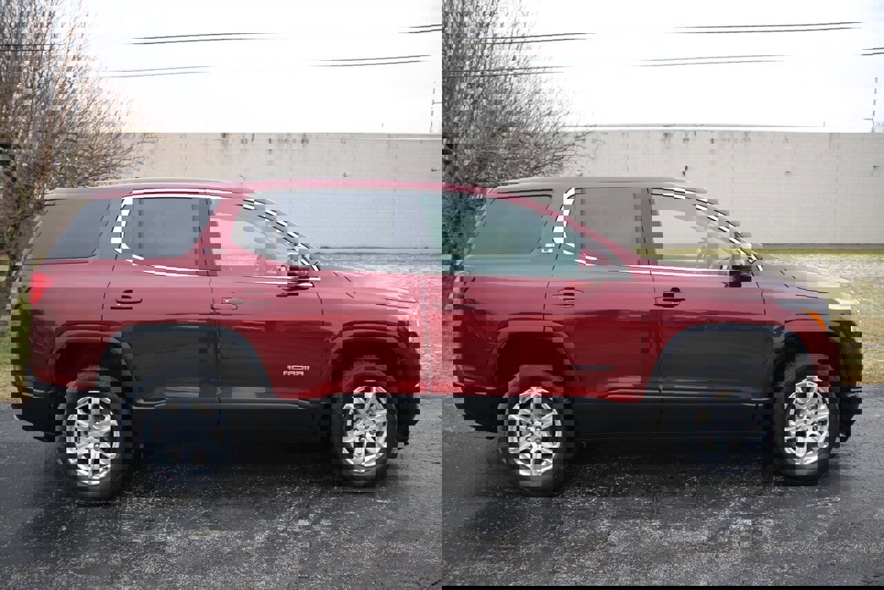 Used 2018 GMC Acadia SLE w/ LPO, Floor Liner Package image 4