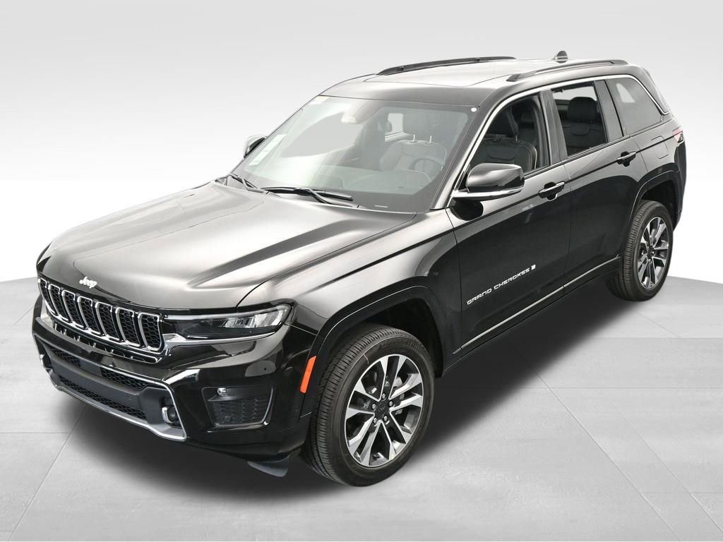 Used 2024 Jeep Grand Cherokee Overland w/ Luxury Tech Group IV image 39