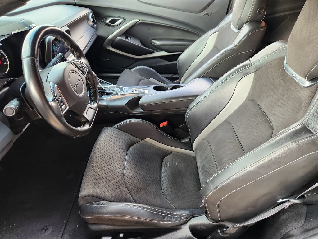 Used 2023 Chevrolet Camaro LT w/ Technology Package RWD image 14