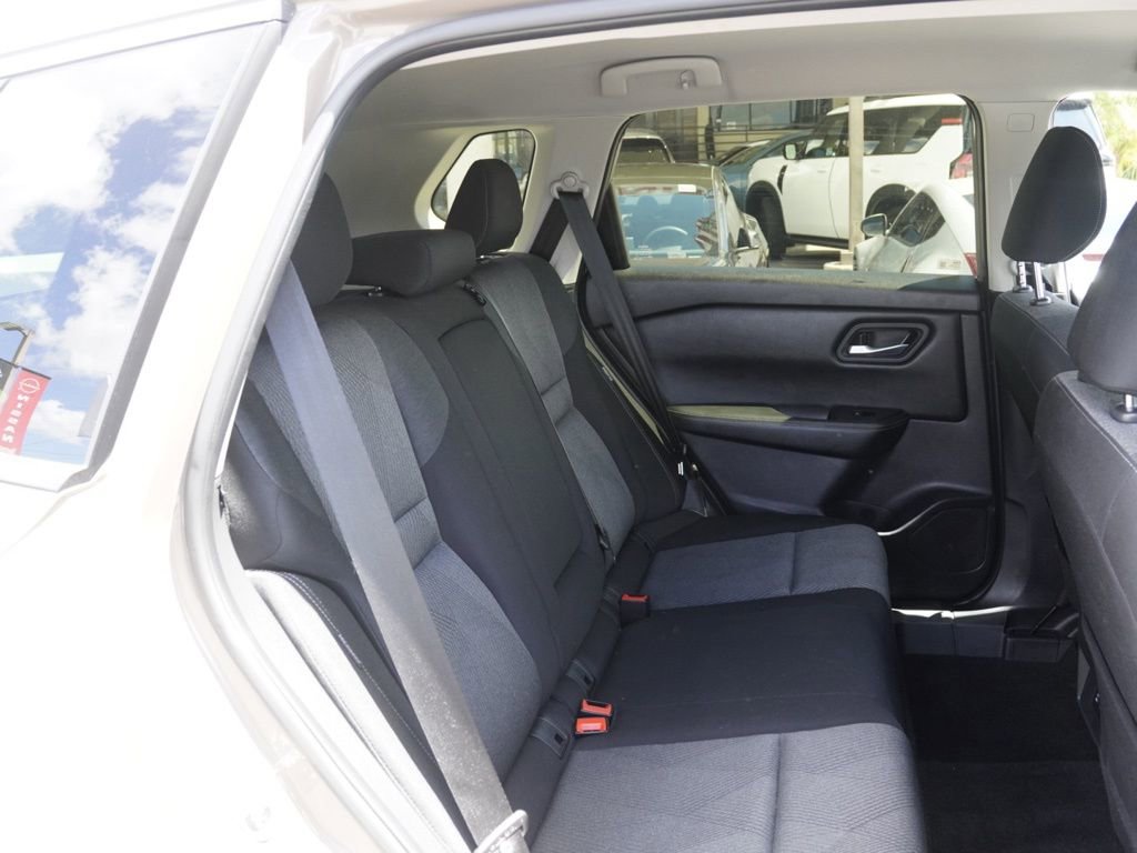 Certified 2024 Nissan Rogue SV image 18