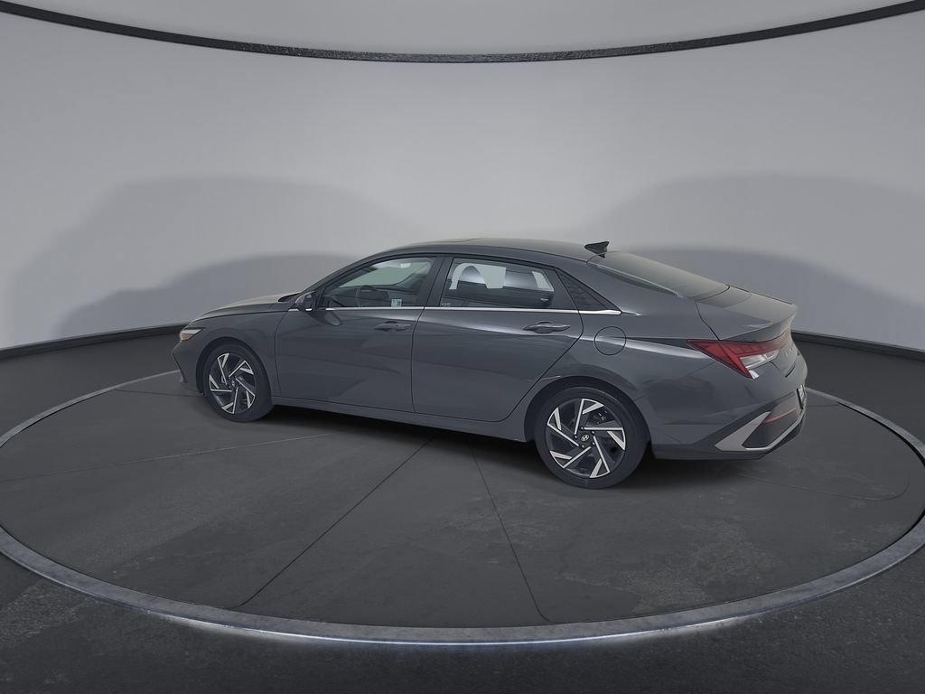 Used 2025 Hyundai Elantra SEL FWD image 10