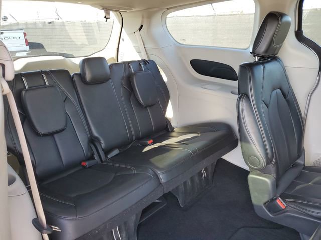 Used 2024 Chrysler Pacifica Touring-L FWD image 24