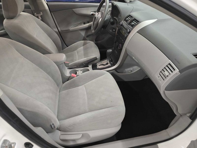 Used 2010 Toyota Corolla LE FWD image 5