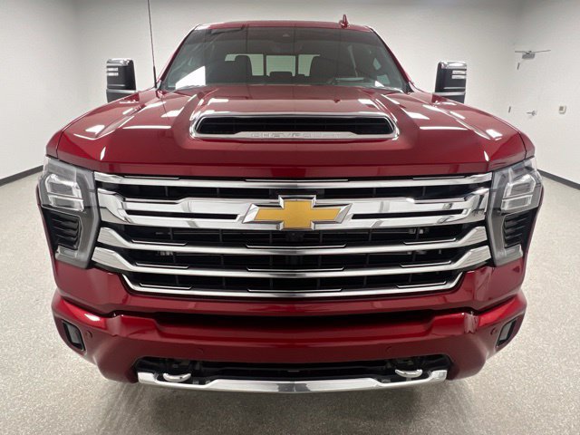Used 2025 Chevrolet Silverado 3500 High Country w/ High Country Premium Package AWD/4WD image 3