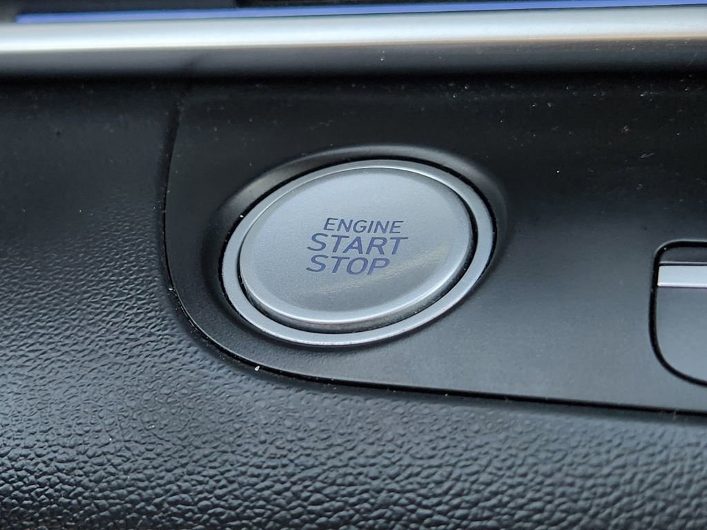 Used 2024 Hyundai Elantra SEL image 25