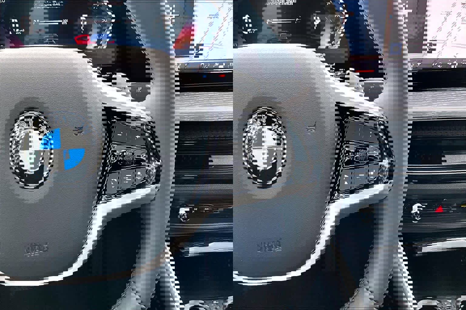 Certified 2025 BMW 330i Sedan image 24