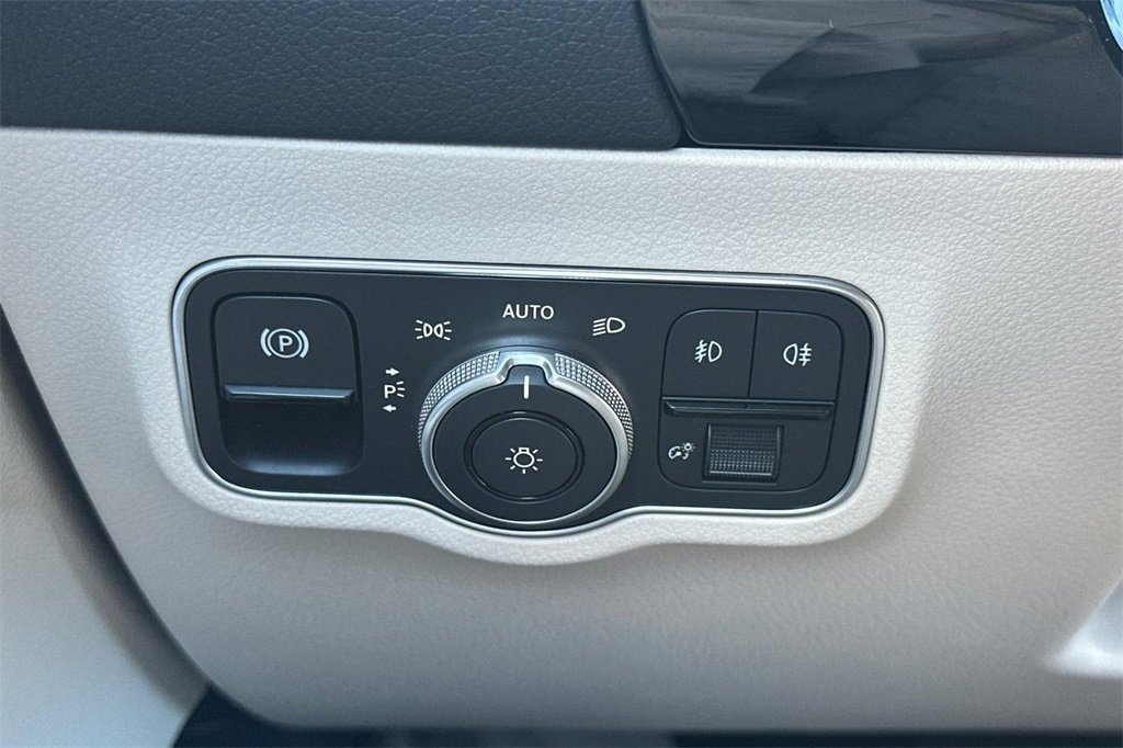 Certified 2026 Mercedes-Benz GLA 250 image 35