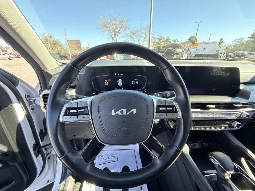 Used 2024 Kia Telluride LX image 12
