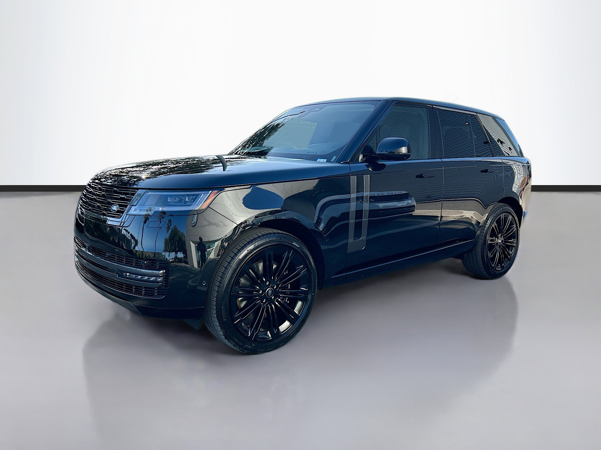 New 2025 Land Rover Range Rover SE
