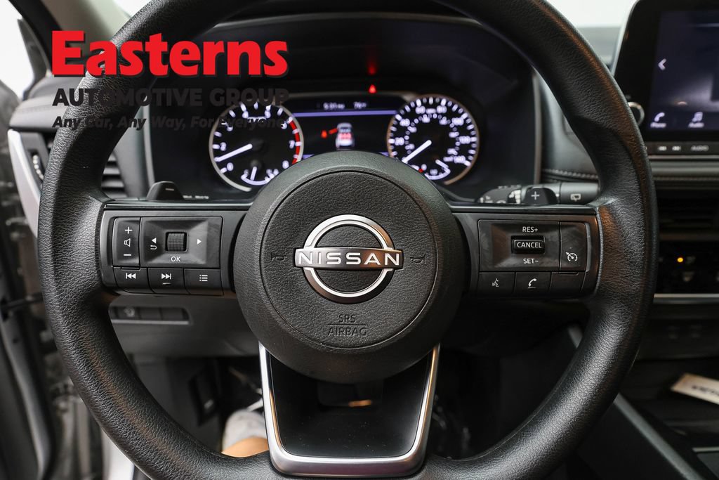 Used 2024 Nissan Rogue S AWD/4WD image 10