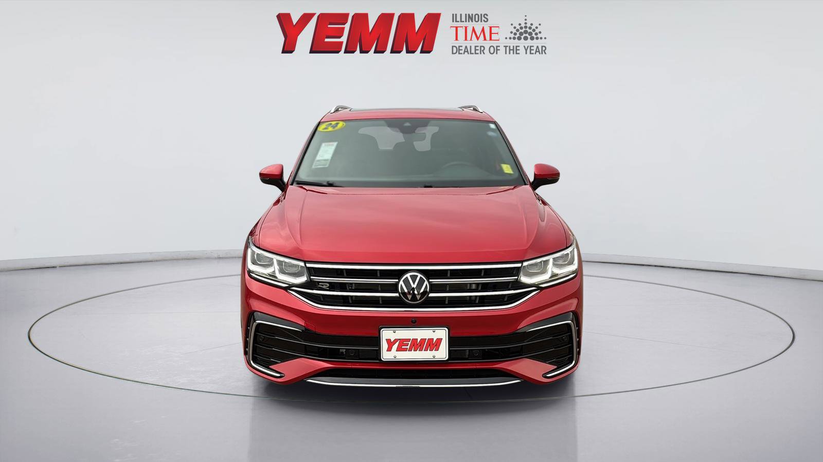 Used 2024 Volkswagen Tiguan SEL R-Line image 4