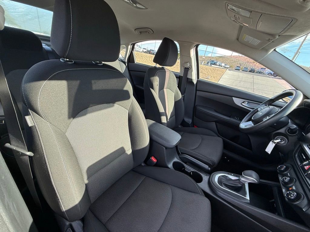 Used 2023 Kia Forte LXS image 13