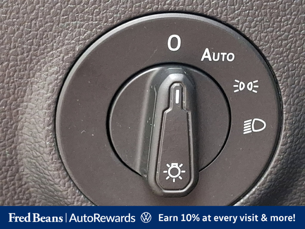 Certified 2024 Volkswagen Taos S FWD image 29
