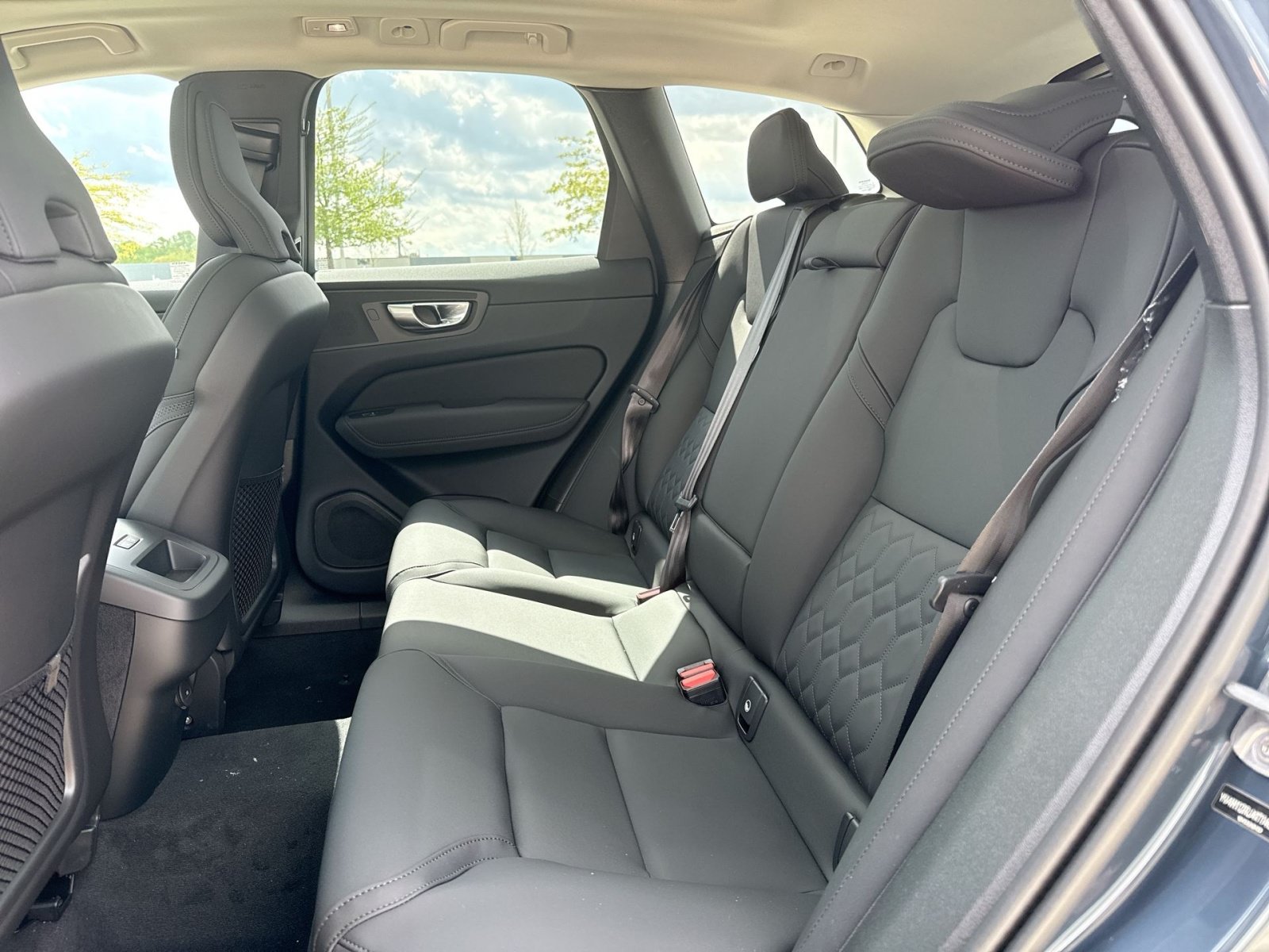 New 2026 Volvo XC60 B5 Core w/ Climate Package AWD/4WD image 25