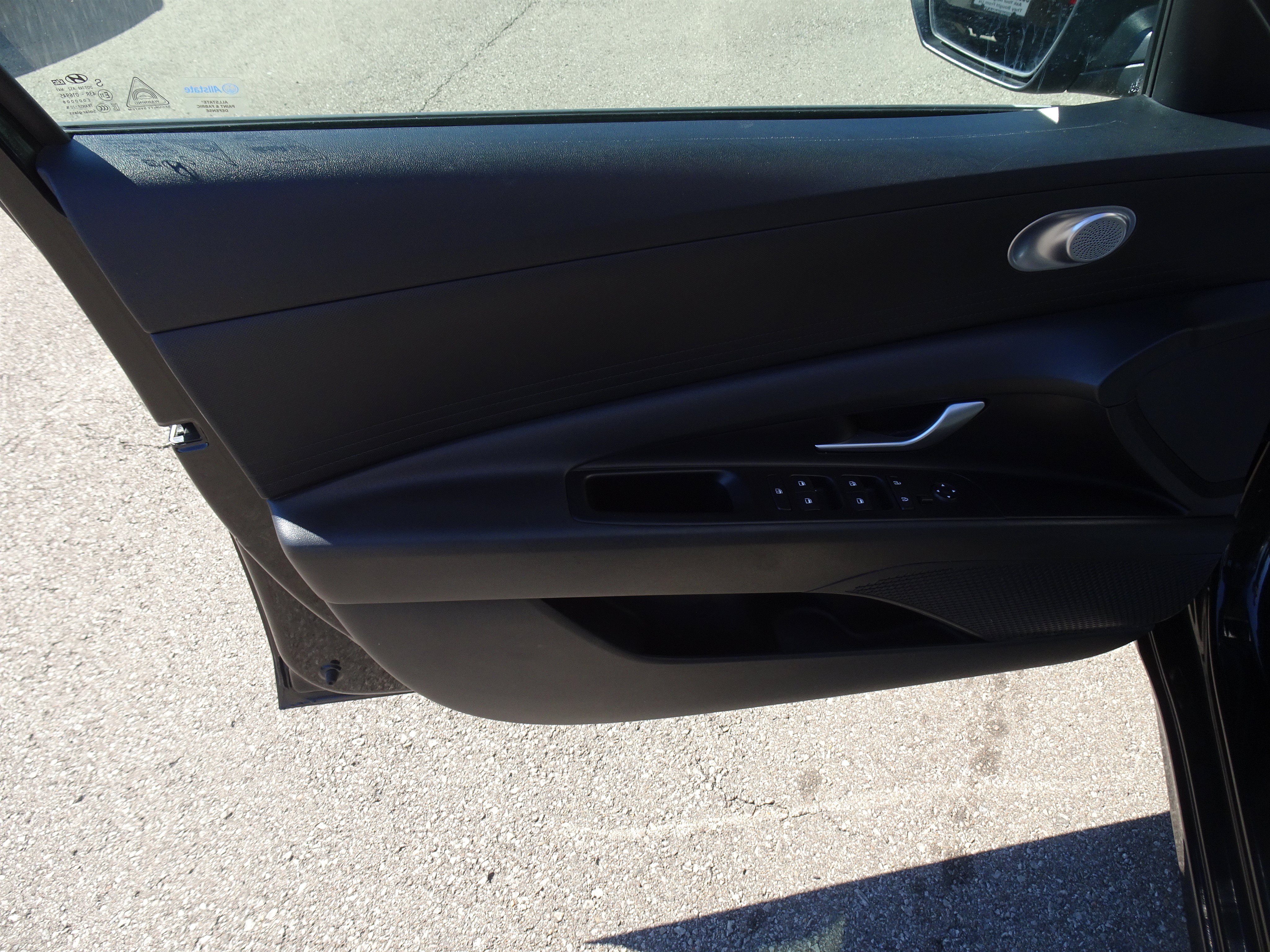 Used 2023 Hyundai Elantra SEL w/ Cargo Package FWD image 12