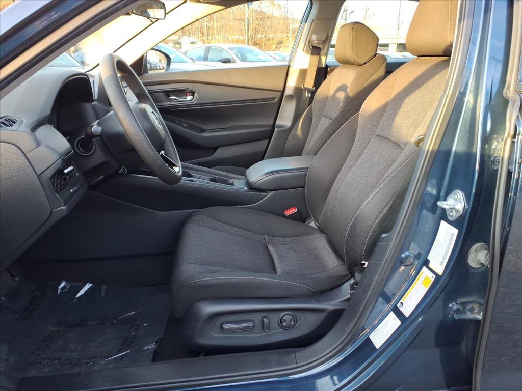 Used 2023 Honda Accord EX image 11