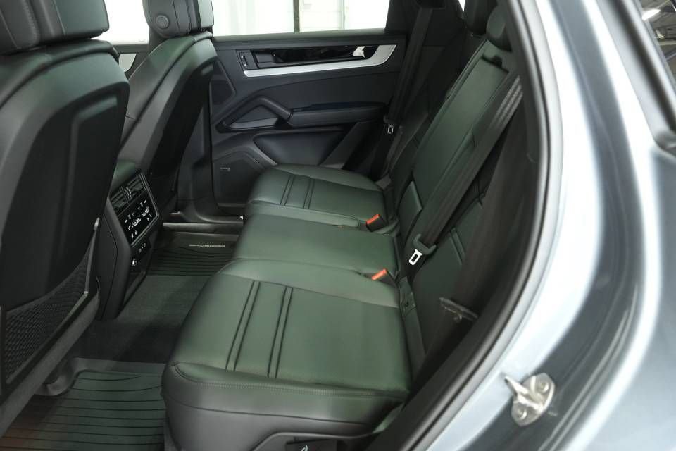 New 2026 Porsche Cayenne S image 27