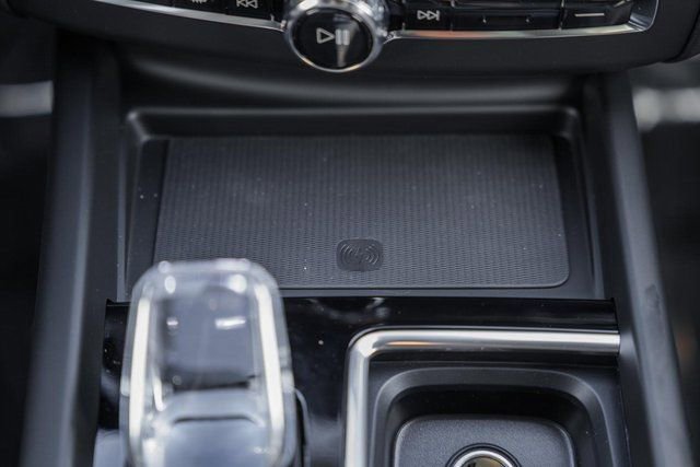 New 2026 Volvo XC60 B5 Plus w/ Protection Package Premier image 25