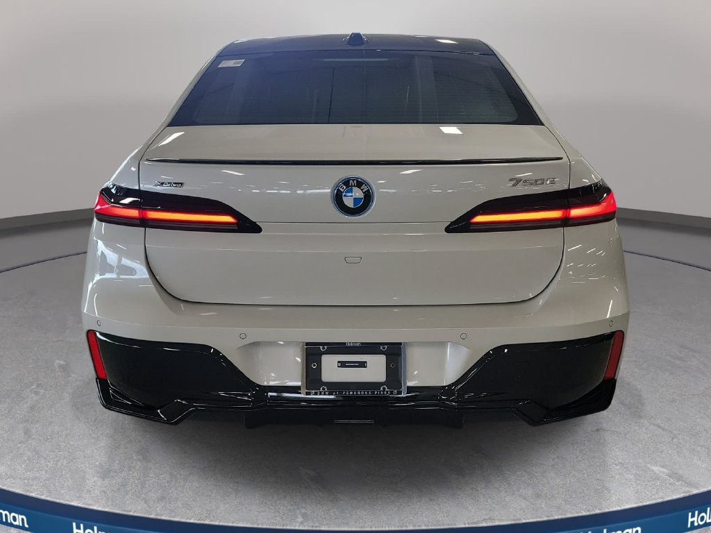New 2026 BMW 750e xDrive AWD/4WD image 5