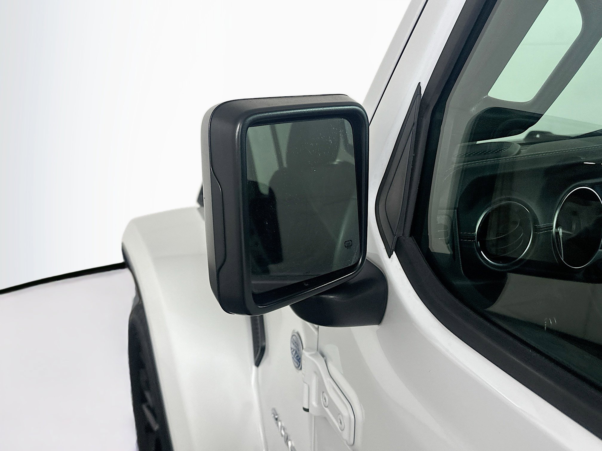 Used 2023 Jeep Wrangler Sahara image 16