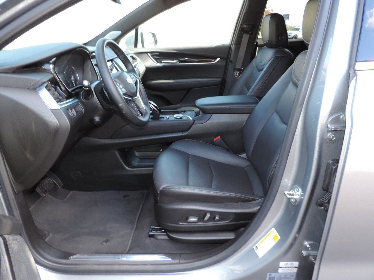 Certified 2025 Cadillac XT5 Premium Luxury image 16