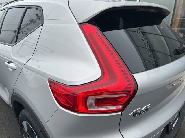 Certified 2025 Volvo XC40 B5 Plus image 10