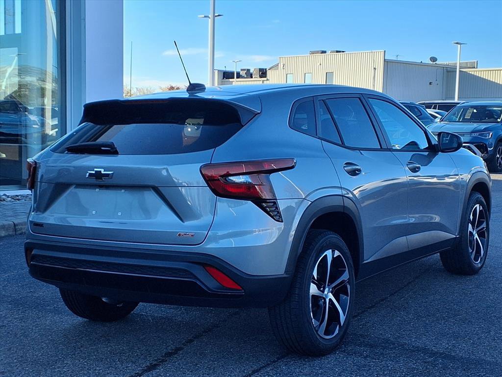 Used 2024 Chevrolet Trax RS w/ Driver Confidence Package image 7