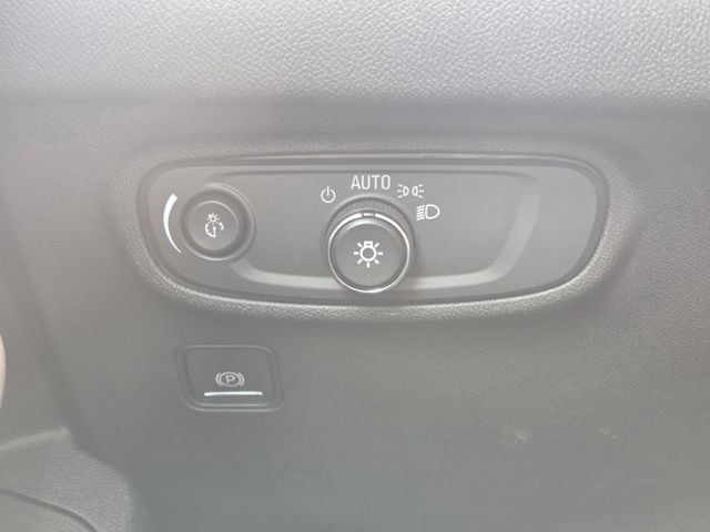 Used 2020 GMC Terrain SLE w/ Driver Convenience Package FWD image 22