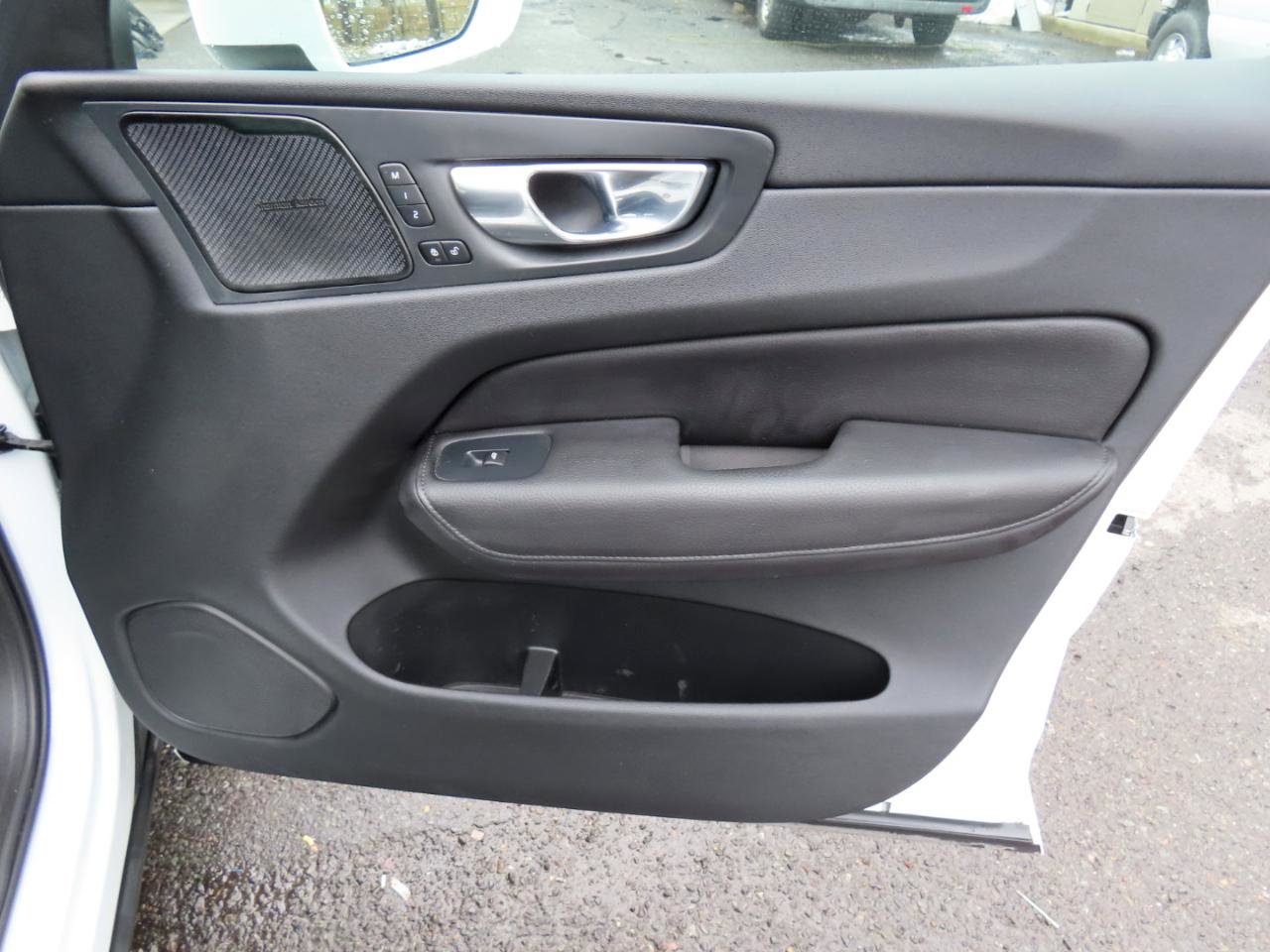 Used 2020 Volvo XC60 T5 Inscription w/ Protection Package image 18