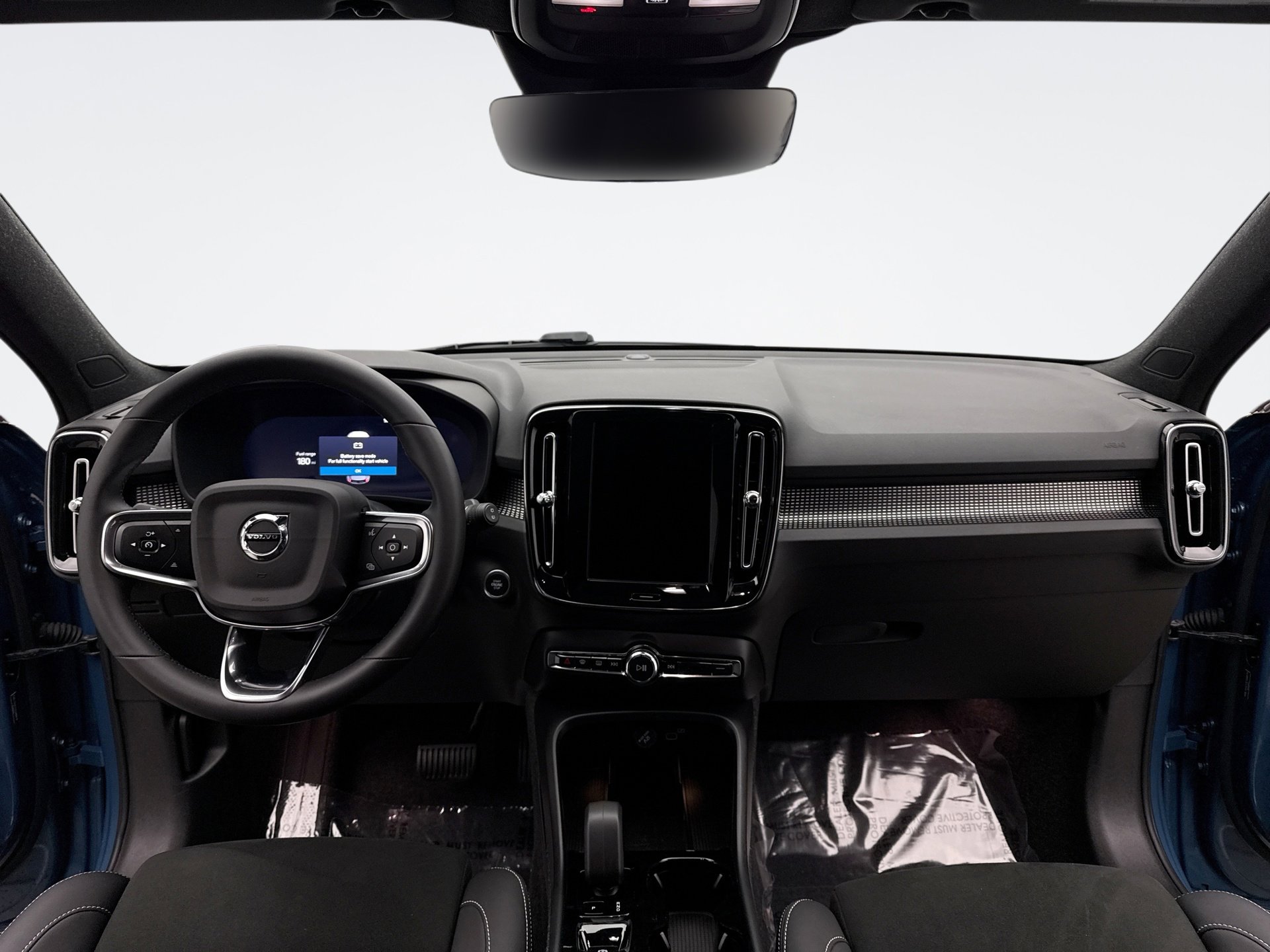 Used 2025 Volvo XC40 B5 Plus image 14