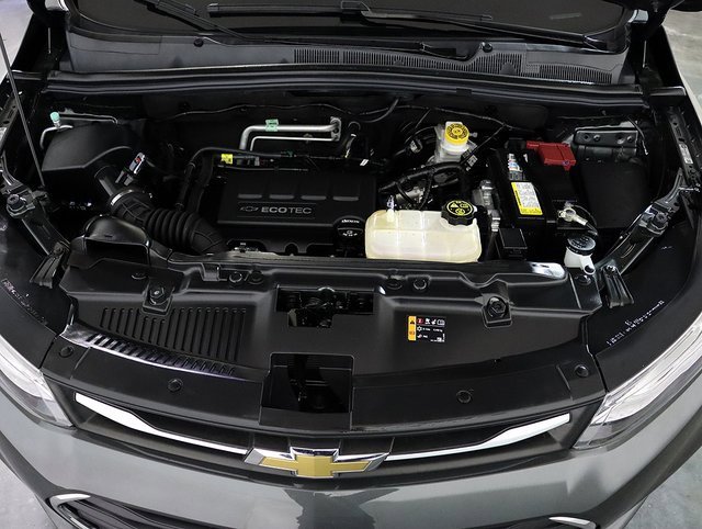 Used 2020 Chevrolet Trax LT w/ LT Convenience Package image 35