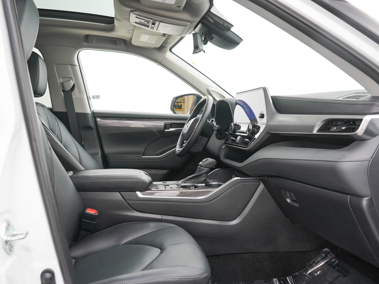 Used 2024 Toyota Highlander Platinum AWD/4WD image 13
