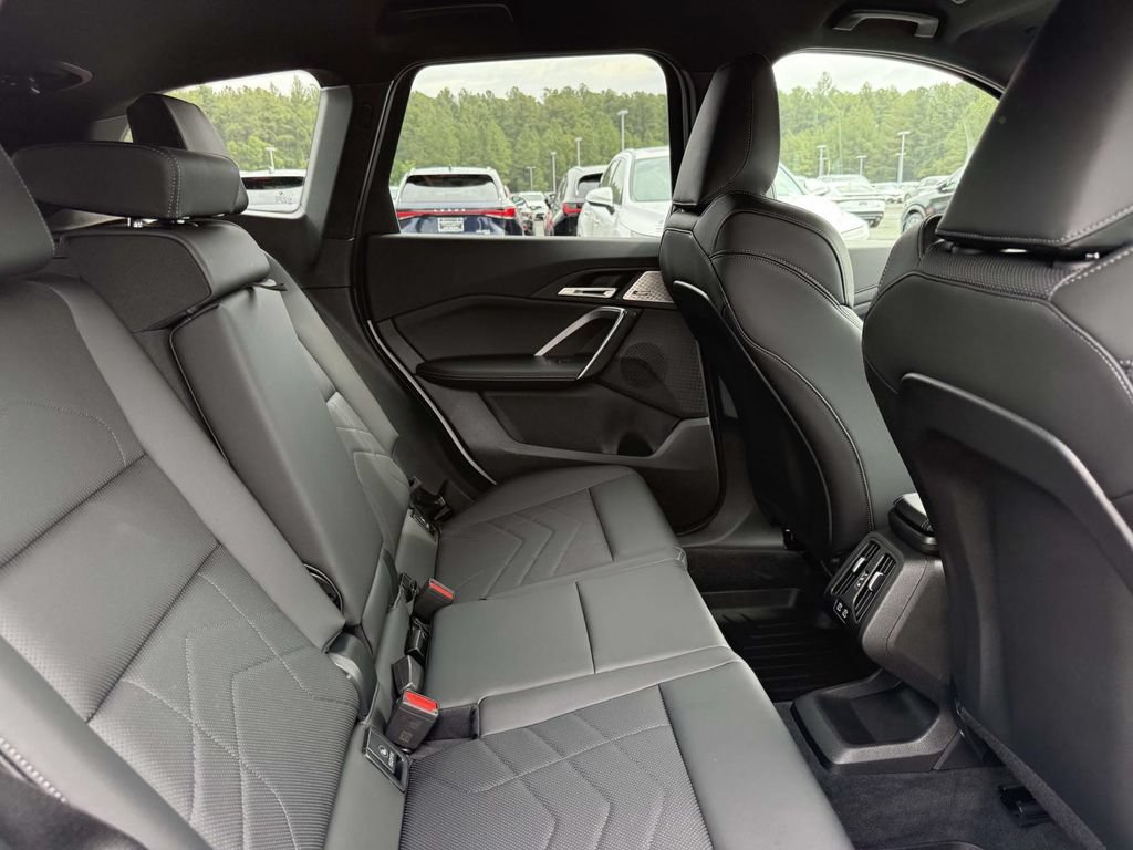 Used 2025 BMW X1 M35i w/ Shadowloine Package AWD/4WD image 15