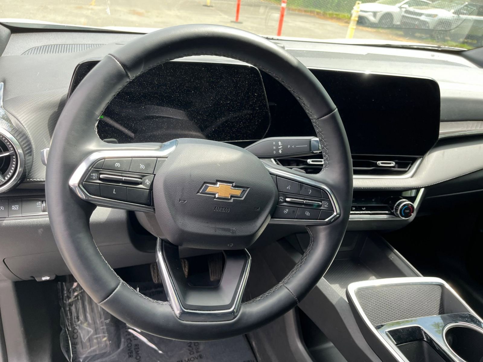 Used 2025 Chevrolet Equinox LT FWD image 28