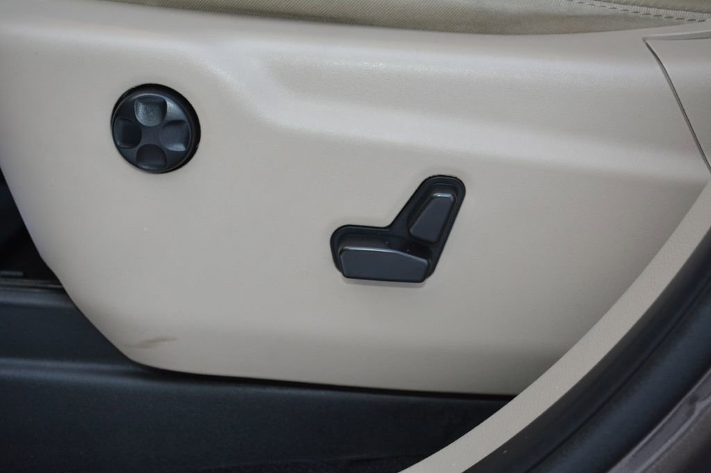 Used 2021 Jeep Grand Cherokee Limited image 13