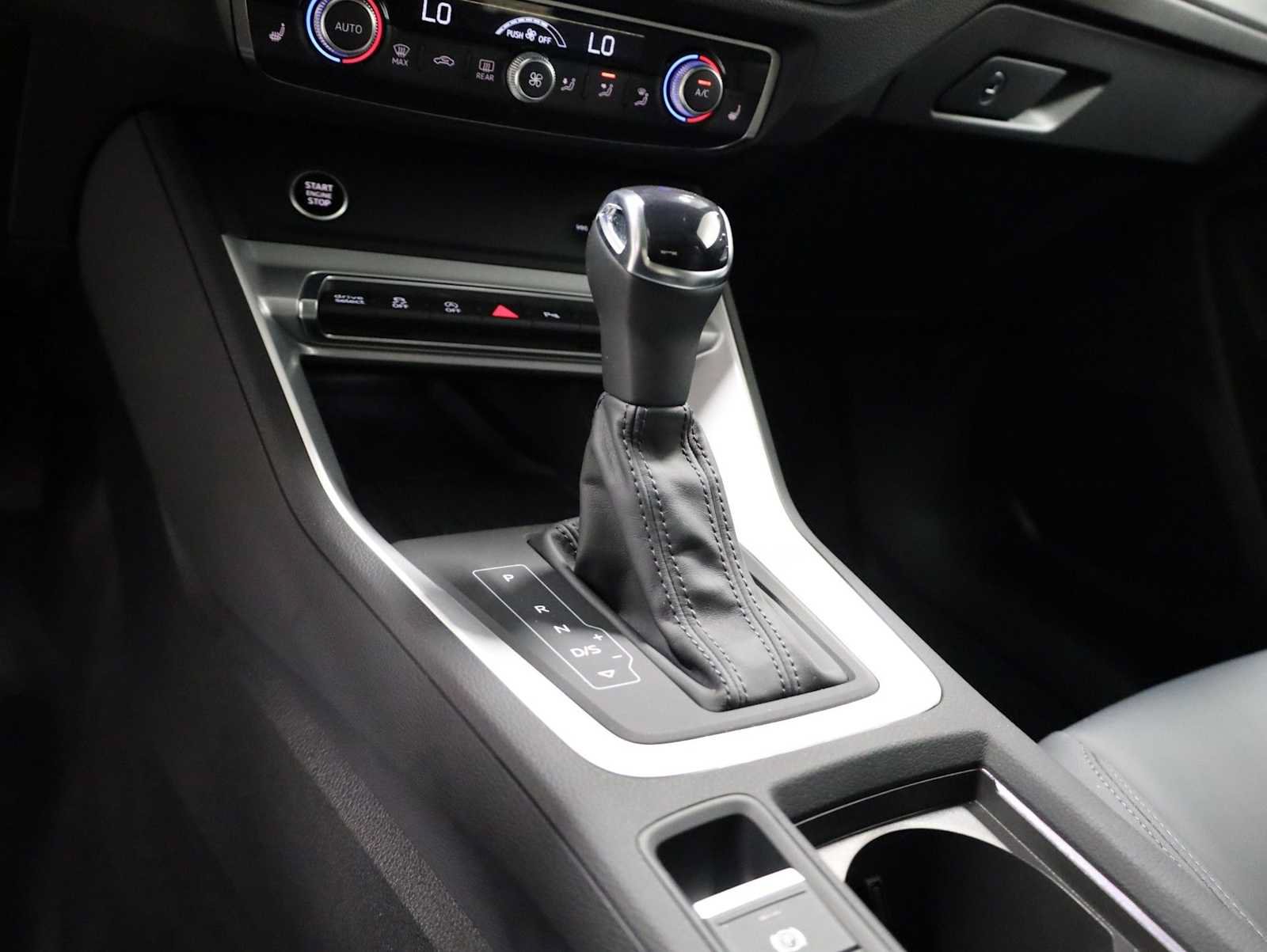 Certified 2025 Audi Q3 2.0T Premium w/ Convenience Package AWD/4WD image 27