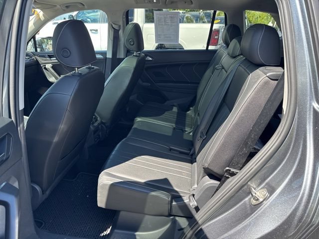 Used 2023 Volkswagen Tiguan SE w/ Panoramic Sunroof Package FWD image 19