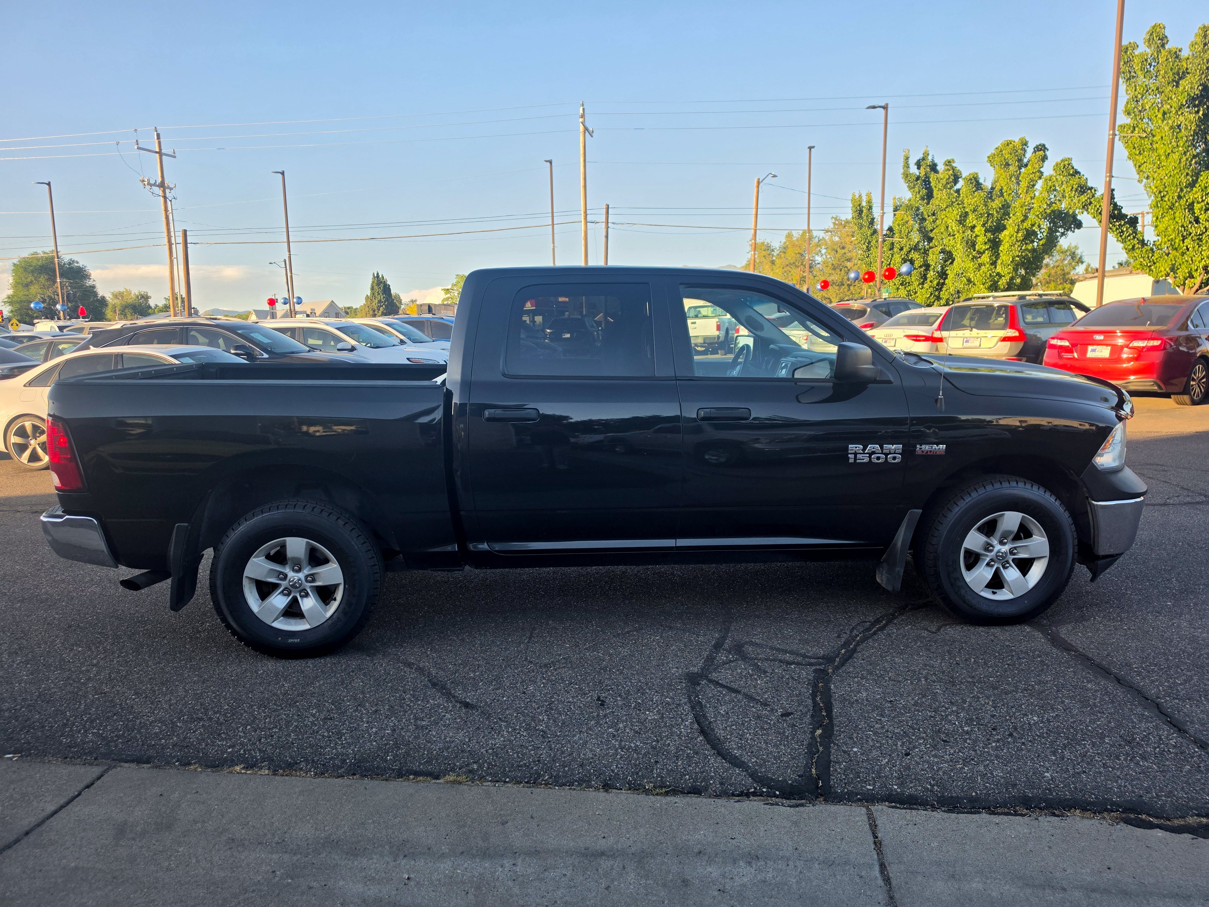 Used 2017 RAM 1500 ST w/ SXT Appearance Group AWD/4WD image 8
