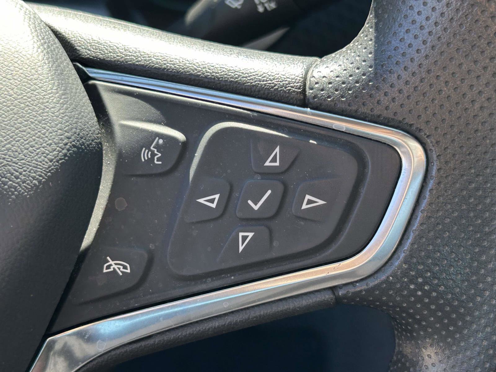 Used 2024 Chevrolet Malibu LT image 20