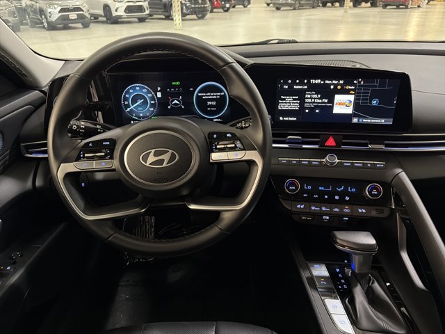 Used 2024 Hyundai Elantra Limited image 27
