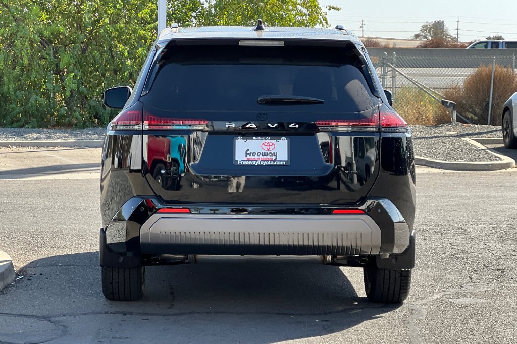 New 2026 Toyota RAV4 XSE w/ Panoramic Sun Roof Package AWD/4WD image 5